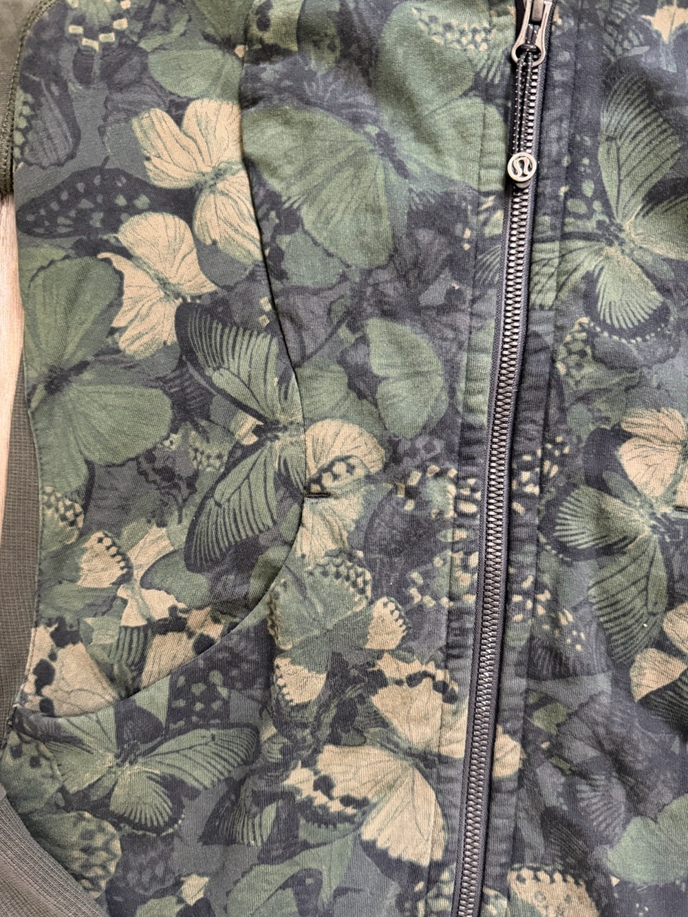 Lululemon Athletica Scuba Hoodie Size 6 Green Butterfly Biggie So Fly Camouflage - Picture 5 of 9